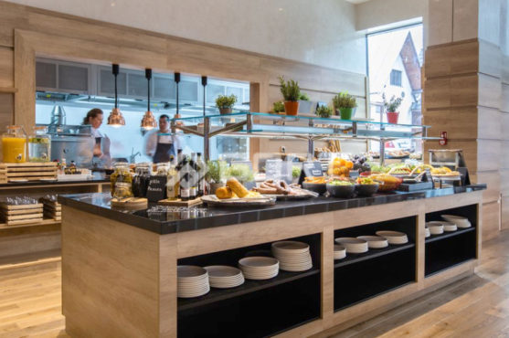 COOLING BUFFET – CENTRAL ONE WITH GLASS GANTRY | GORT – Foodservice ...